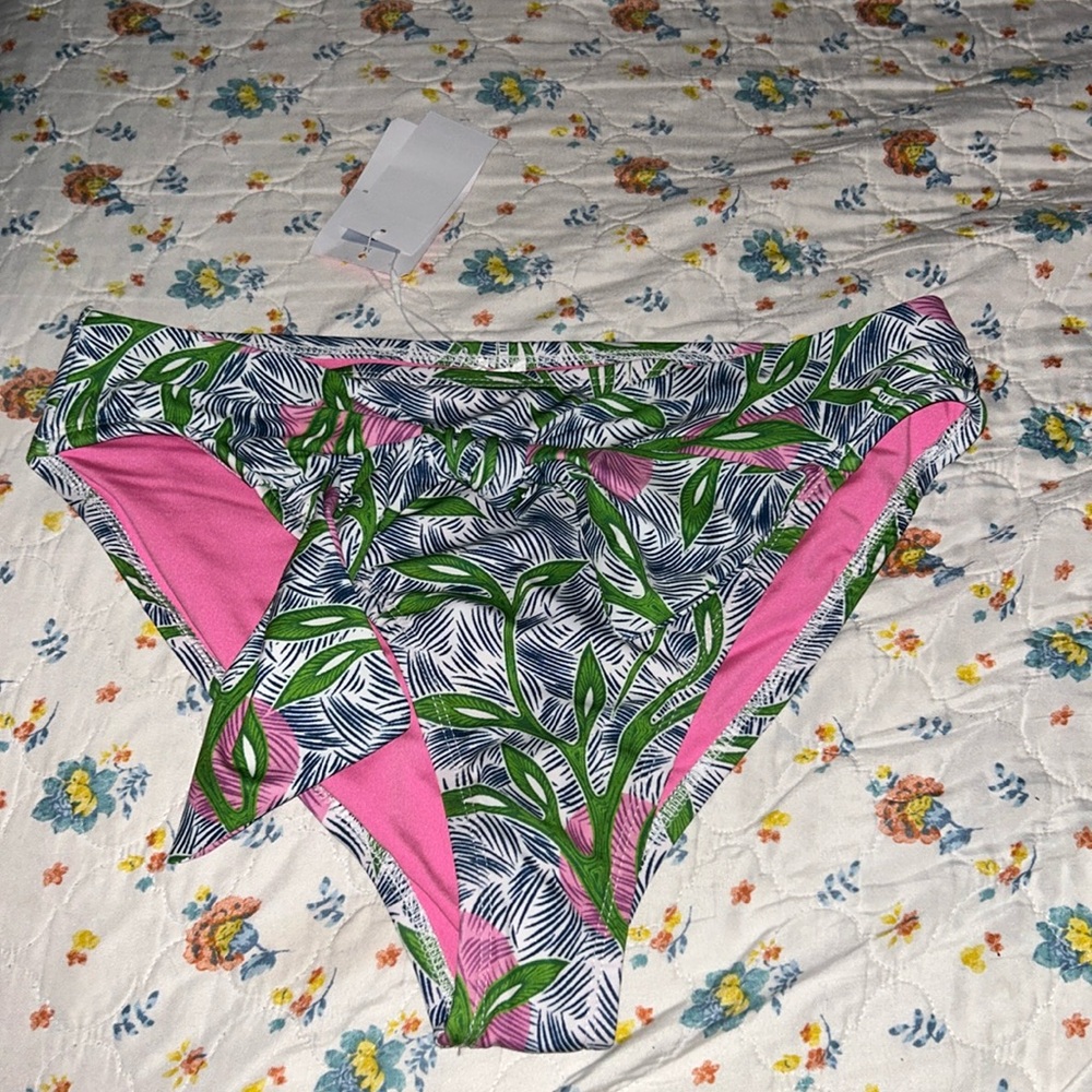 New bikini bottoms size XL